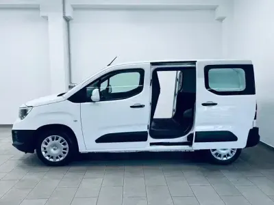 Używany Opel Combo Edition 102 KM (75 kW) 2019 Biały Minivan