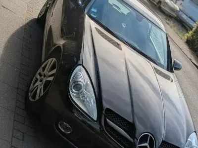 Second-hand Mercedes SLK200