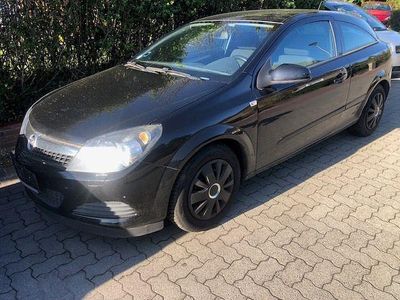 Usata Opel Astra GTC 90 CV (66 kW) 2008 Nero Coupé