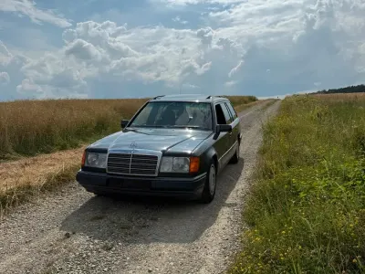 Gebraucht Mercedes E230 132 PS (97 kW) 1991 Grau Kombi