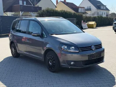 Second-hand VW Touran Cup 105 CP (77 kW) 2014 Gri Monovolum