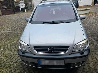 Gebraucht Opel Zafira 92 PS (67 kW) 2002 Silber Van / Kleinbus
