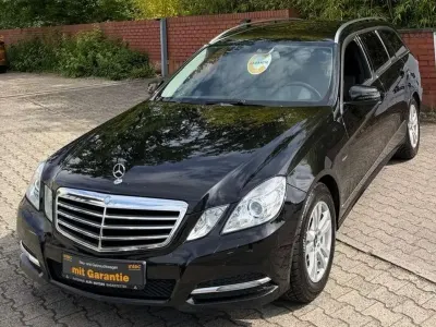 Gebraucht Mercedes E200 184 PS (135 kW) 2011 Obsidianschwarz  metalliclack Kombi