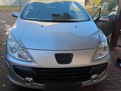 Gebraucht Peugeot 307 CC 140 PS (102 kW) 2008 Silber Cabrio
