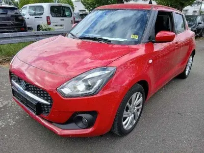 Gebraucht Suzuki Swift Comfort 83 PS (61 kW) 2023 Rot Kleinwagen