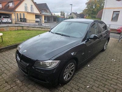 Schwarz Gebraucht 2007 BMW 318 Limousine | 2.800 €
