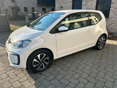 Weiß Gebraucht 2018 VW up! move up! Kleinwagen | 6.500 € (Fairer Preis)