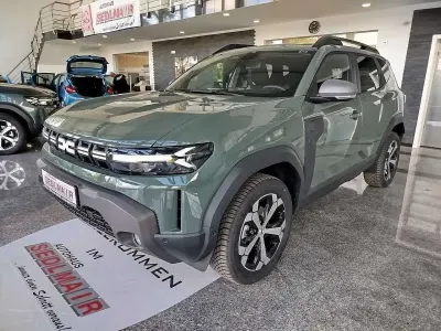 Neu Dacia Duster Journey 154 PS (113 kW) 2026 Zederngrün SUV