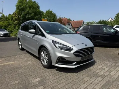 Gebraucht Ford S-MAX Titanium 190 PS (139 kW) 2022 Silber Van / Kleinbus