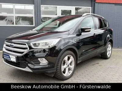 Gebraucht Ford Kuga Titanium 179 PS (131 kW) 2017 Schwarz SUV