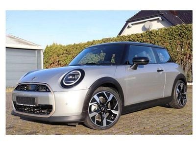 Silber Gebraucht 2024 Mini Cooper Favoured Kleinwagen | 26.290 € (Guter Preis)
