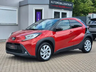 Gebraucht Toyota Aygo X Pulse 72 PS (52 kW) 2022 Rot SUV