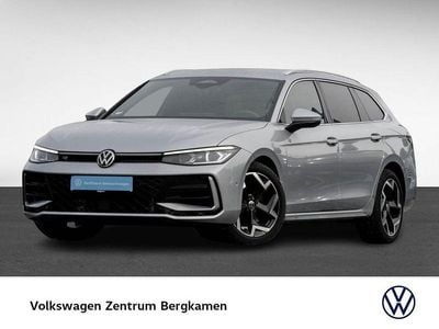 Gebraucht VW Passat R-line 265 PS (194 kW) 2024 Oyster silver metallic Kombi