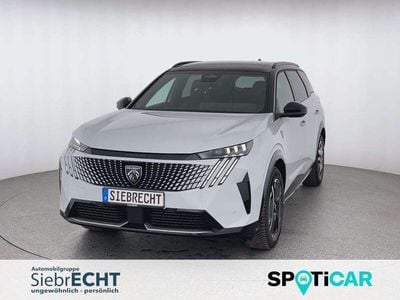 Peugeot e-5008