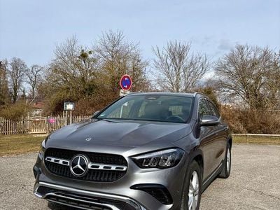 Gebraucht Mercedes GLA200 Advanced 163 PS (119 kW) 2024 Grau SUV