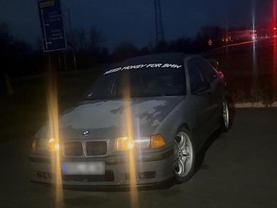 Usata BMW 320 Basis 150 CV (110 kW) 1995 Grigio Berlina