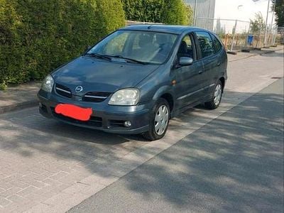 Nissan Almera Tino