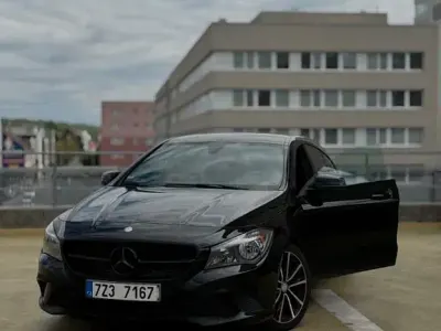 Gebraucht Mercedes CLA180 122 PS (89 kW) 2016 Schwarz Limousine