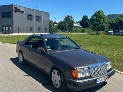 Używany Mercedes 230 Sportline 132 KM (97 kW) 1992 Brązowy Coupe