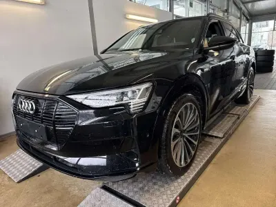 Gebraucht Audi e-tron S-Line 300 kW (408 PS) 2023 Mythosschwarz metallic SUV