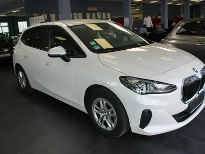 Gebraucht BMW 218 Active Tourer 150 PS (110 kW) 2024 Weiß Van / Kleinbus