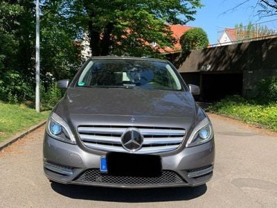 Mercedes B200