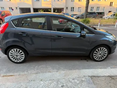 Gebraucht Ford Fiesta 44 PS (32 kW) 2010 Blau Kleinwagen