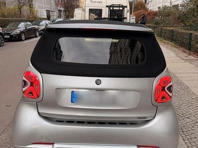 Silber Gebraucht 2016 Smart ForTwo Cabrio Brabus Cabrio | 17.500 €