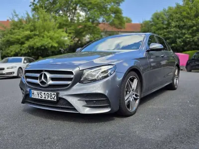 Gebraucht Mercedes E350 AMG line 258 PS (189 kW) 2017 Grau Limousine