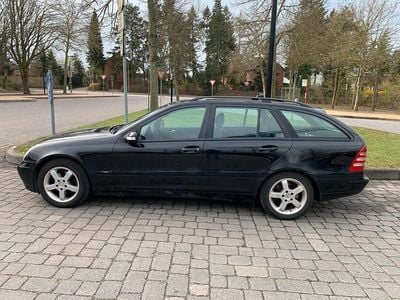 Second-hand Mercedes C200 116 CP (85 kW) 2002 Negru Break