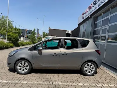 Gebraucht Opel Meriva Innovation 140 PS (102 kW) 2016 Grau Van / Kleinbus