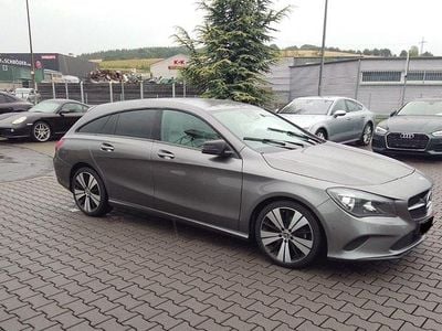 Gebraucht Mercedes CLA180 Shooting Brake 109 PS (80 kW) 2018 Grau Kombi