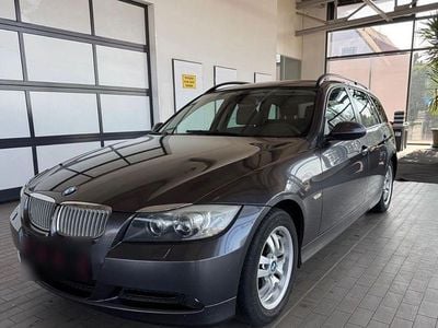 Gebraucht BMW 318 Advantage 129 PS (94 kW) 2007 Grau Kombi