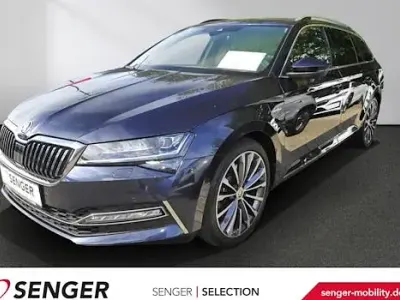 Gebraucht Skoda Superb LAURIN & KLEMENT 280 PS (205 kW) 2023 Plumblau metallic Kombi