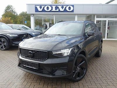 Neu Volvo XC40 Plus 163 PS (119 kW) 2025 Onyx black SUV