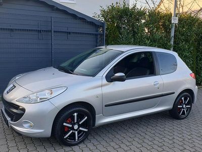 Gebraucht Peugeot 206 60 PS (44 kW) 2010 Silber Kleinwagen
