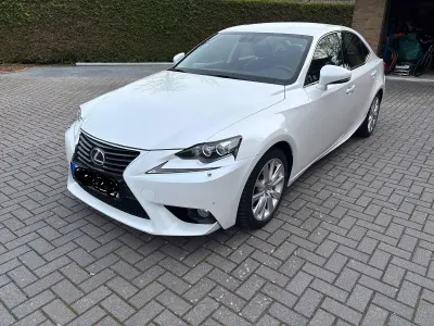 Gebraucht Lexus IS300h Luxury Line 223 PS (164 kW) 2015 Weiß Limousine