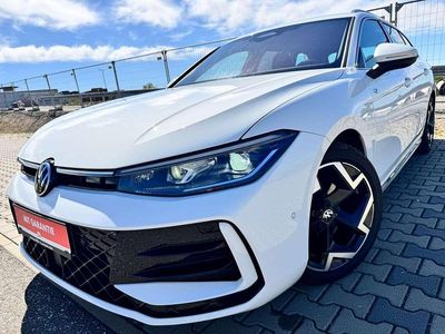 Second-hand VW Passat R-line 150 CP (110 kW) 2025 Alb Break