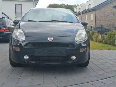 Gebraucht Fiat Punto 84 PS (61 kW) 2012 Schwarz Kleinwagen