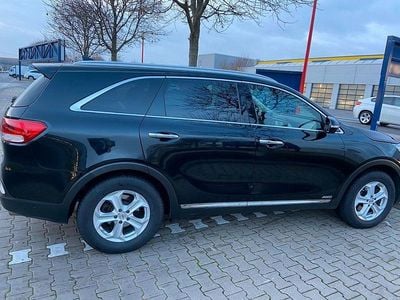 Schwarz Gebraucht 2016 Kia Sorento Platinum Edition SUV | 13.900 € (Fairer Preis)