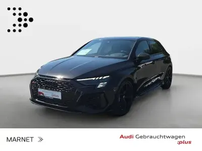 Gebraucht Audi RS3 Sportback Premium 400 PS (294 kW) 2022 Mythosschwarz metallic Kleinwagen