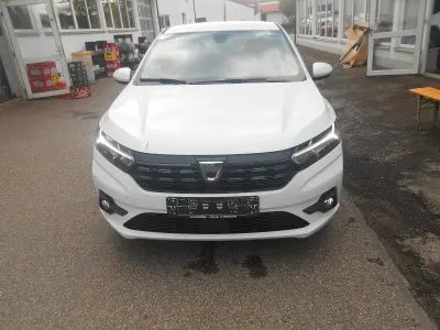 Gebraucht Dacia Sandero Comfort 91 PS (66 kW) 2021 Weiß Limousine