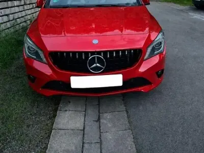 Gebraucht Mercedes CLA200 156 PS (114 kW) 2013 Rot Limousine