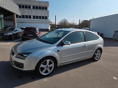 Używany Ford Focus Titanium 116 KM (85 kW) 2006 Srebrny Sedan/Limuzyna
