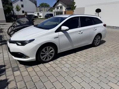 Gebraucht Toyota Auris Executive 136 PS (100 kW) 2017 Weiß Kombi