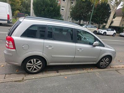 Gebraucht Opel Zafira 120 PS (88 kW) 2011 Silber Van / Kleinbus