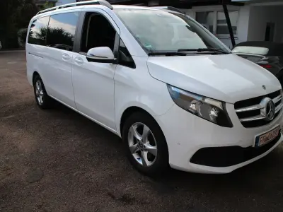 Gebraucht Mercedes V220 Edition 163 PS (119 kW) 2022 Weiß Van / Kleinbus