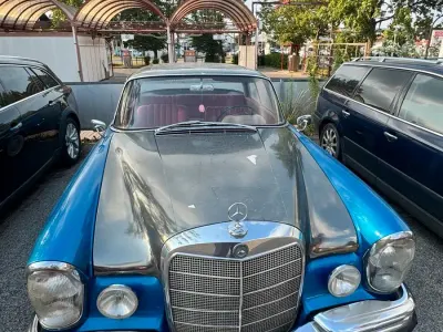 Gebraucht Mercedes 220 120 PS (88 kW) 1962 Blau Coupé