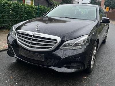 Schwarz Gebraucht 2015 Mercedes E200 Limousine | 6.449 € (Teuer)