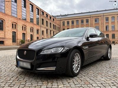 Gebraucht Jaguar XF Pure 163 PS (119 kW) 2018 Schwarz Limousine